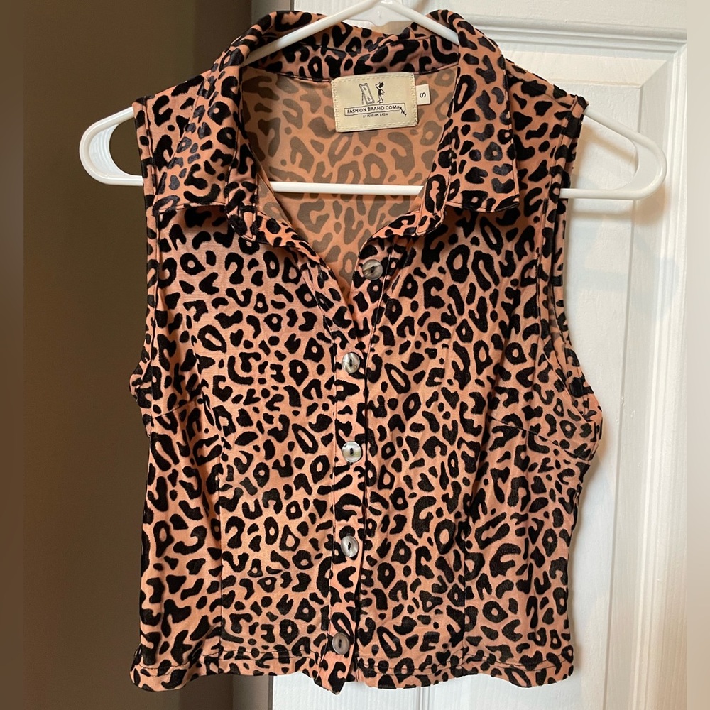 Fashion brand company leopard print crop